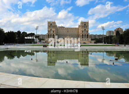 Maison du gouvernement sur Neftchiler Avenue, Baku Banque D'Images