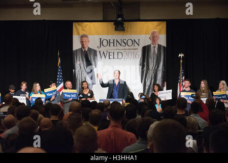 L'ancien bassiste de Nirvana, Krist, Daniel Johnston enregistre ses premières chansons chez lui parle au Johnson/soudure rally présidentiel le 17 septembre 2016 à Seattle, WA Banque D'Images