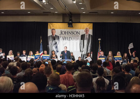 L'ancien bassiste de Nirvana, Krist, Daniel Johnston enregistre ses premières chansons chez lui parle au Johnson/soudure rally présidentiel le 17 septembre 2016 à Seattle, WA Banque D'Images