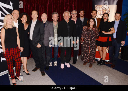 Marti Noxon, Joel Champs, Guest, Bob Odenkirk, Joe Weisberg, Scott Alexander, Larry Karaszewski, Alex Rubens, Carolyn Omine, Pete Huyck, Sarah Gertrude Shapiro et Alex Gregory assiste à la Sublime Primetime 2016 Réunion-débat avec l'écrivain en nomination Emmy Banque D'Images