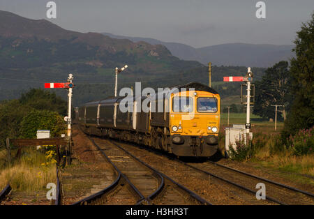 Caledonian sleeper proche gare kingussie Banque D'Images