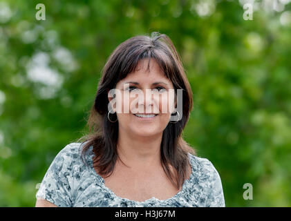 Portrait of a young woman smiling Banque D'Images