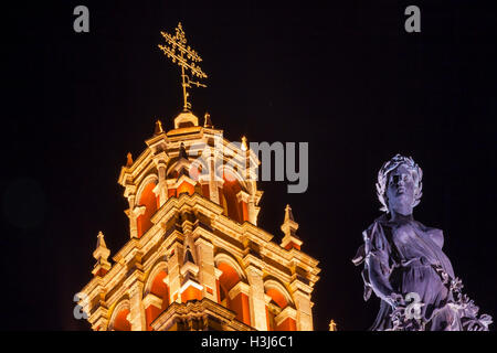 Notre Dame de la paix Paz Guanajuato Guanajuato, Mexique 665 nuit Statue fait don à Ville par Charles V, empereur du Saint Empire Romain Banque D'Images