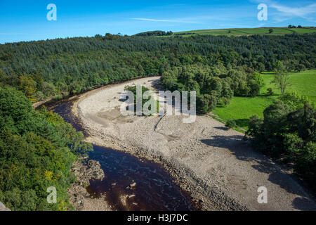 La rivière South Tyne vu de Lambley Viaduc, Northumberland, Angleterre Banque D'Images