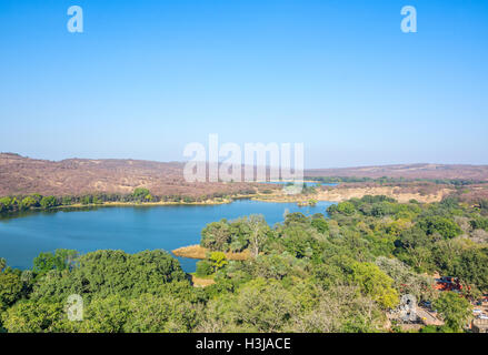 Vaste Padma Lake dans le parc national de Ranthambhore, Rajasthan, Inde Banque D'Images