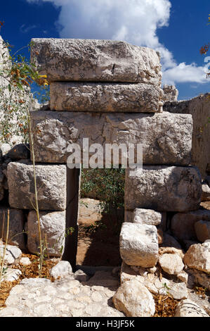 Gateway, ancien château médiéval des Chevaliers de St Jean, l'île de Chalki, îles du Dodécanèse, Grèce. Banque D'Images