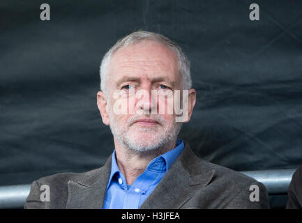 Leader du travail,Jeremy Corbyn,lors d'un rassemblement pour marquer le 80e anniversaire de la bataille de Cable Street à Whitechapel Banque D'Images