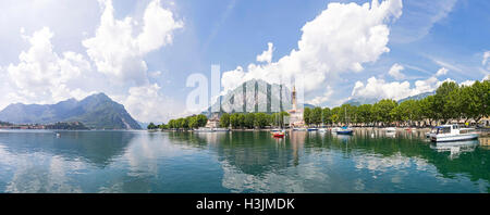 Belle vue panoramique sur le lac de Côme en Lombardie Lecco ville, province, Italie Banque D'Images