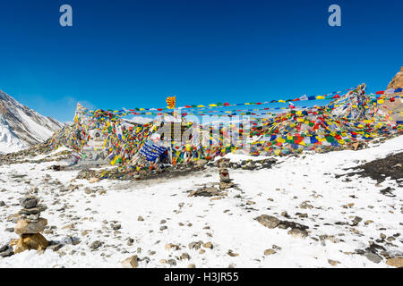 Thorong La pass 5416m, plus haut sommet de l'Annapurna trek circuit. Banque D'Images