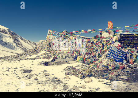 Thorong La pass 5416m, plus haut sommet de l'Annapurna trek circuit. Banque D'Images