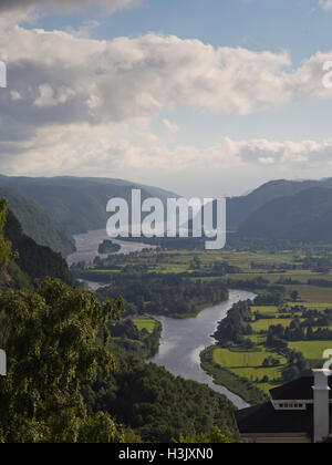 Vue panoramique de la rivière et la Kvina Feda fjord Norvège dans le département de l'hôtel Shervani Hilltop Nainital (point de vue) Banque D'Images