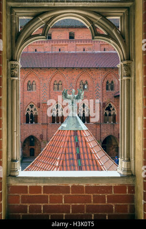 Le Château de l'Ordre Teutonique de Malbork a été construit en Marienburg, la Prusse (aujourd'hui Malbork) par les Chevaliers Teutoniques Banque D'Images