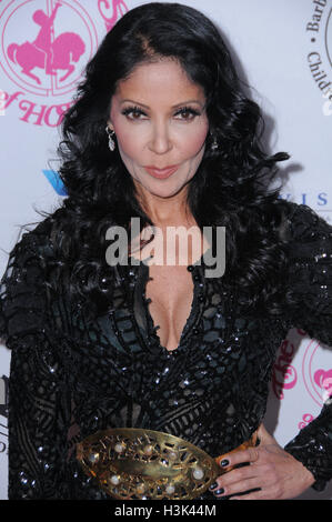 Beverly Hills, CA, USA. 8 octobre 2016. 08 octobre 2016 - Los Angeles, Californie. Apollonia. 2016 Carousel of Hope Ball qui a eu lieu au Beverly Hilton Hotel. Crédit photo : Birdie Thompson/AdMedia Crédit : Birdie Thompson/AdMedia/ZUMA/Alamy Fil Live News Banque D'Images