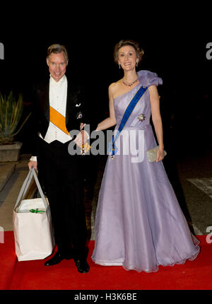 Tirana, Albanie. 05Th Oct, 2016. Le prince Guillaume et la Princesse Sibilla de Luxembourg Arrivée pour le dîner au Palais Royal d'honneur de Mariage de S.A.R. le Prince Leka II de l'Abanians et Mlle Elia Zaharia, le 8 octobre 2016, Tirana, Albany 08-10- 2016 Photo : Albert Nieboer//Point de vue - pas de fil - SERVICE/dpa/Alamy Live News Banque D'Images