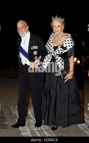 Tirana, Albanie. 09Th Oct, 2016. Le prince et la princesse Michael de Kent l'arrivée pour le dîner au Palais Royal d'honneur de Mariage de S.A.R. le Prince Leka II de l'Abanians et Mlle Elia Zaharia, le 8 octobre 2016, Tirana, Albany 08-10- 2016 Photo : Albert Nieboer//Point de vue - pas de fil - SERVICE/dpa/Alamy Live News Banque D'Images