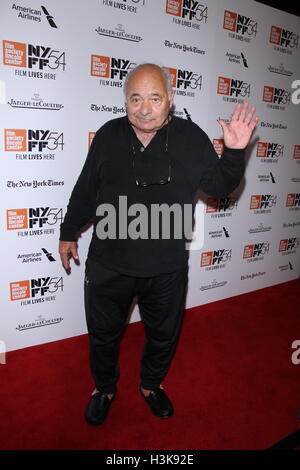 NEW YORK, NY-Octobre 08:Burt Young à NYFF54 Gala Centre présente la première mondiale de 20e siècle, les femmes à l'Alice Tully Hall à New York.08 octobre 2016. Credit:RW/MediaPunch Banque D'Images