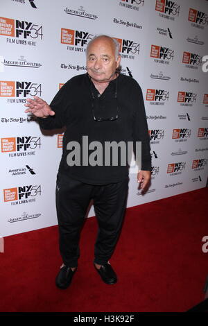 NEW YORK, NY-Octobre 08:Burt Young à NYFF54 Gala Centre présente la première mondiale de 20e siècle, les femmes à l'Alice Tully Hall à New York.08 octobre 2016. Credit:RW/MediaPunch Banque D'Images