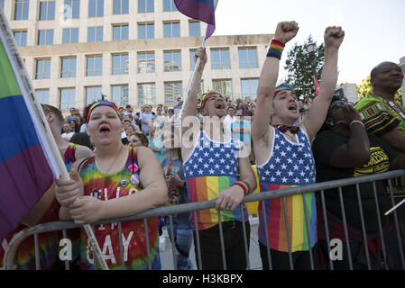 Atlanta, GA, USA. 9 octobre, 2016. Gay Pride Festival Parade dans le centre-ville d'Atlanta. Crédit : Robin Rayne Nelson/ZUMA/Alamy Fil Live News Banque D'Images