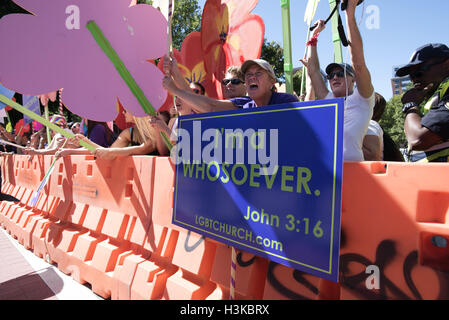 Atlanta, GA, USA. 9 octobre, 2016. Gay Pride Festival Parade dans le centre-ville d'Atlanta. Crédit : Robin Rayne Nelson/ZUMA/Alamy Fil Live News Banque D'Images