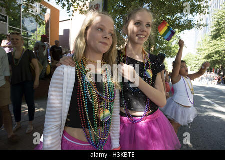 Atlanta, GA, USA. 9 octobre, 2016. Gay Pride Festival Parade dans le centre-ville d'Atlanta. Crédit photo : : Robin Rayne Nelson/ZUMA/Alamy Fil Live News Banque D'Images