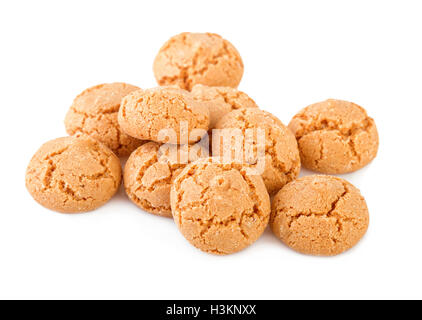 Les biscuits amaretti isolé sur blanc. Biscuits amaretti italien traditionnel. Banque D'Images