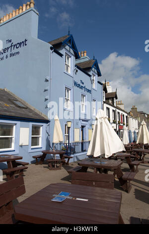 Portpatrick, en Écosse. Vue pittoresque sur le front de mer et les hôtels sur Portpatrick's North Crescent. Banque D'Images