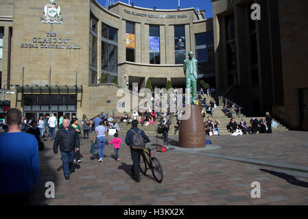 Les gens font des scènes de rue de Glasgow Glasgow les marches de la rue Sauchihall Banque D'Images