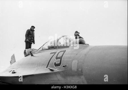 Air base Koubinka, dans la région de Moscou, Russie - 11 avril 1992. Su-27k flanker-d - porte-avion de combat prototype. Banque D'Images