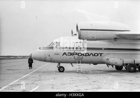 Air base Koubinka, dans la région de Moscou, Russie - 11 avril 1992, l'Antonov AN-72. Banque D'Images