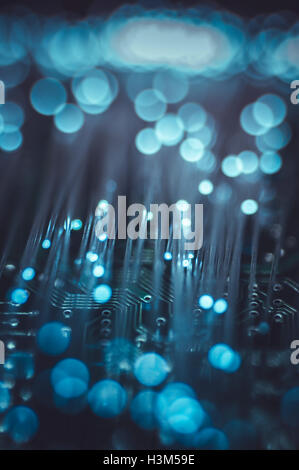 Processeur, carte mère, de l'information feux de fibres optiques puce Banque D'Images