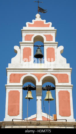 Clocher de l'Église grecque orthodoxe de la place principale de Paxos Gaios Îles Ioniennes Grèce Banque D'Images