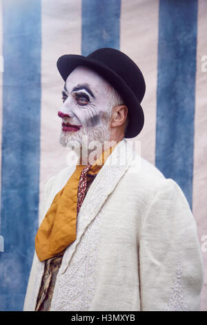 Portrait of senior homme clown de cirque Banque D'Images