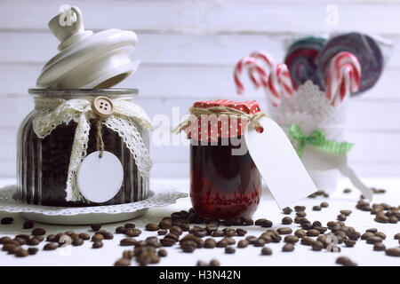 Coffee Bean dans bol en verre sur la table Banque D'Images