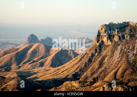 Paysage sauvage du sentier de la mine perdue, montagnes Chiso, Big Bend National Park, Texas USA Banque D'Images