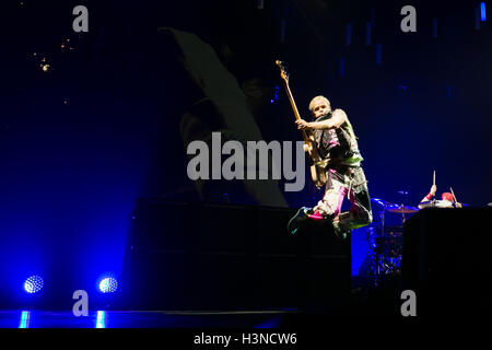 Turin, Italie. 10 octobre, 2016. red hot chili pepper réalisée à Turin Crédit : Daniele Baldi/Alamy Live News Banque D'Images