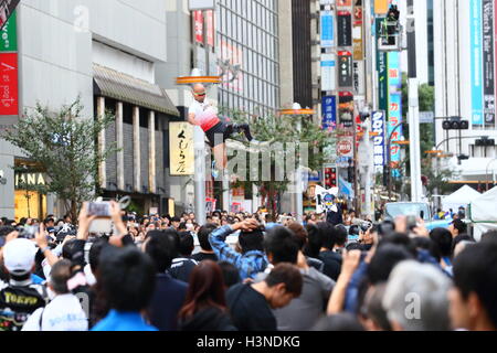 Atsushi Yamamoto, 10 octobre 2016 : La démonstration par les Japonais les athlètes de haut niveau ont été organisées pour promouvoir Tokyo 2020 Jeux Olympiques et Paralympiques de 2010 à Shibuya à Tokyo, Japon. © AFLO SPORT/Alamy Live News Banque D'Images