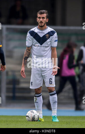 Vérone, Italie. 9 octobre, 2016. Edoardo Lancini (Brescia) Football/soccer : Italien 'Serie B' match entre Hellas Vérone 2-2 Brescia à Marc Antonio Bentegodi Stadium à Vérone, Italie . © Maurizio Borsari/AFLO/Alamy Live News Banque D'Images