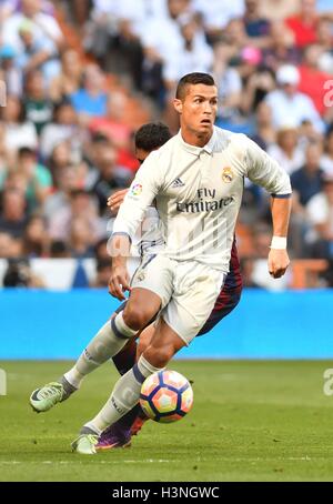 Cristiano Ronaldo (Real Madrid) en action pendant la match de la LIGA entre le Real Madrid et SD Eibar joué au Stade Santiago Bernabeu, Madrid - Photo : J.M.Colomo Cordon Press Banque D'Images