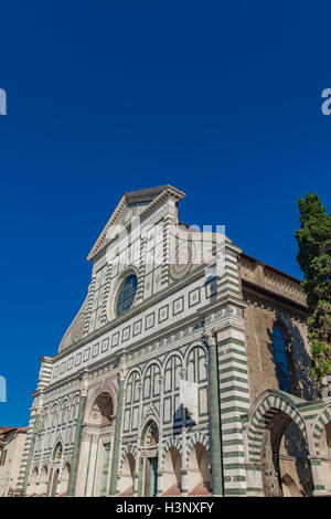 Façade de la Basilique de Santa Maria Novella à Florence, Toscane, Italie. Banque D'Images