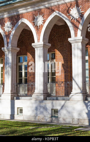 Détail de la balustrade au palais Tsaritsyno ainsi que Banque D'Images