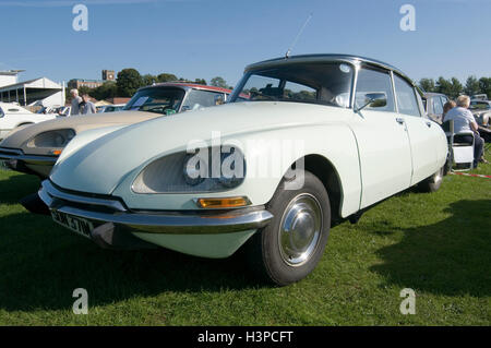 Citroen ds style rétro moderne futuriste cool Banque D'Images