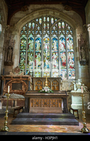 L'autel de l'église Holy Trinity à Stratford-upon-Avon, le lieu de sépulture de William Shakespeare Banque D'Images