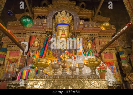 Maitreya Bouddha, Monastère Palkhor Chode, Tibet. Banque D'Images