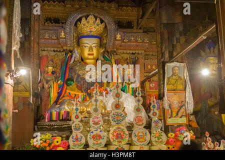 Maitreya Bouddha, Monastère Palkhor Chode, Tibet. Banque D'Images