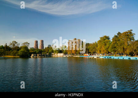 Lago de Chapultepec, Mexico, Mexique. Lac de Chapultepec dans le parc de Chapultepec, Mexico, Mexique Banque D'Images