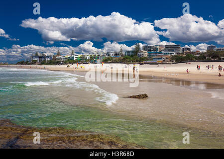 CALOUNDRA, AUS - Aug 13 2016 : Eau chaude journée ensoleillée à Calundra Kings Beach, Queensland, Australie Banque D'Images
