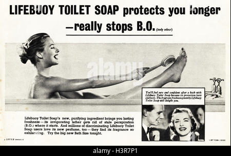 1950 annonce publicitaire de l'original old vintage magazine daté 1952 publicité pour les bouées de savon de toilette qui arrête BO odeur de corps Banque D'Images