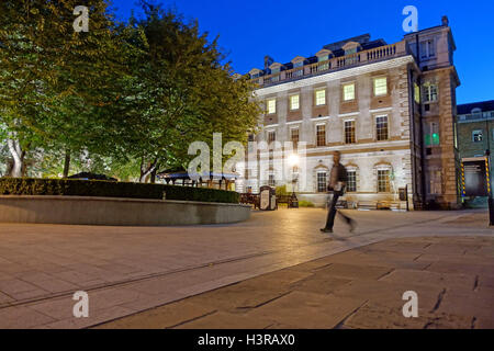 Barts Hospital, Londres la nuit Banque D'Images