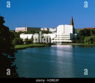 La Finlande, Helsinki, convention hall, Finlandia, les eaux, l'Europe, Nord, l'Europe, Scandinavie, ville, capitale, concert hall, structure, bâtiment, construit en 1975, l'architecte Alvo Aalto, l'été, à l'extérieur Banque D'Images