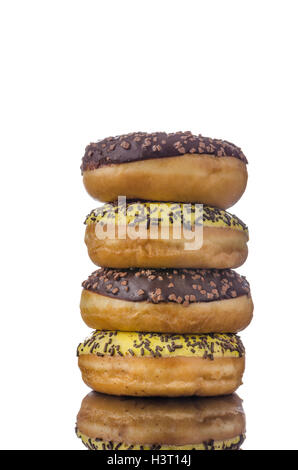 Donuts sur tableau blanc, réflexion, isolés et chocolat beignets de banane Banque D'Images